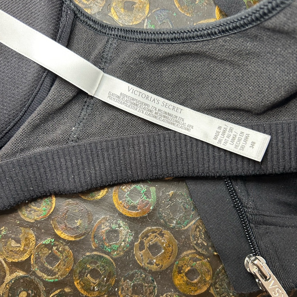 ⭐️3/$20 Victoria’s Secret Sport | Front-Zip Sports Bra | Push Up | 34B - Picture 5 of 6
